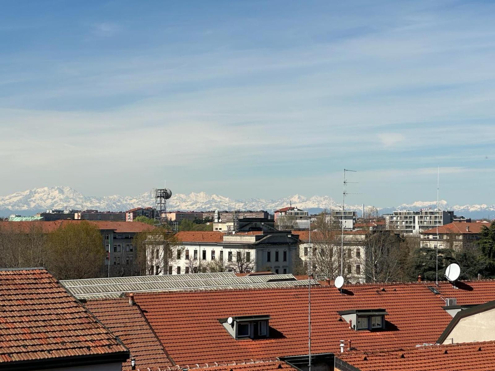 Spacious Penthouse With Panoramic Terrace - 20 Minutes From Duomo Milan Exterior photo